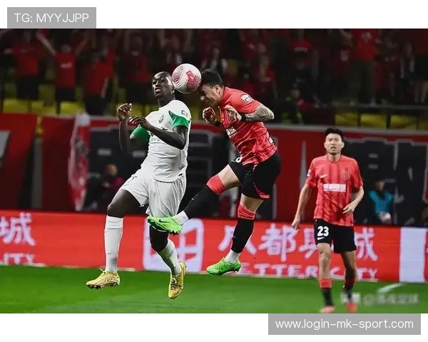 成都蓉城帅惟浩：中场传切策动射门，场上艺术与竞技的完美结合