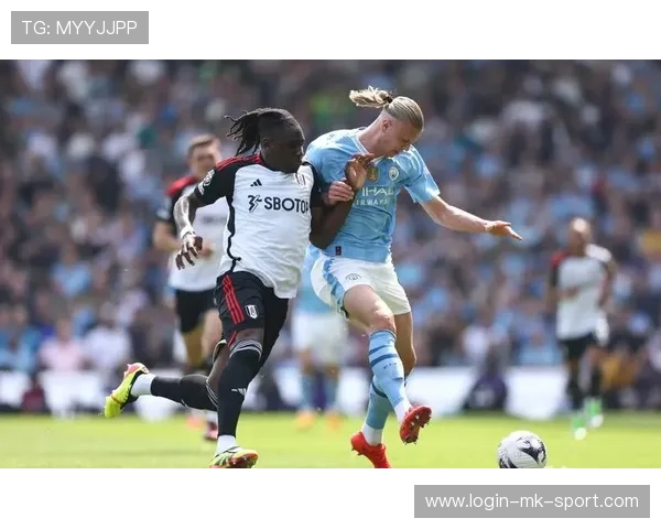 曼城哈兰德连续射门得分，前锋火力不减：英超战线上的不灭锋芒